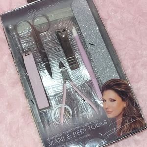 Daisy Fuentes 7-pc. Mani/Pedi set